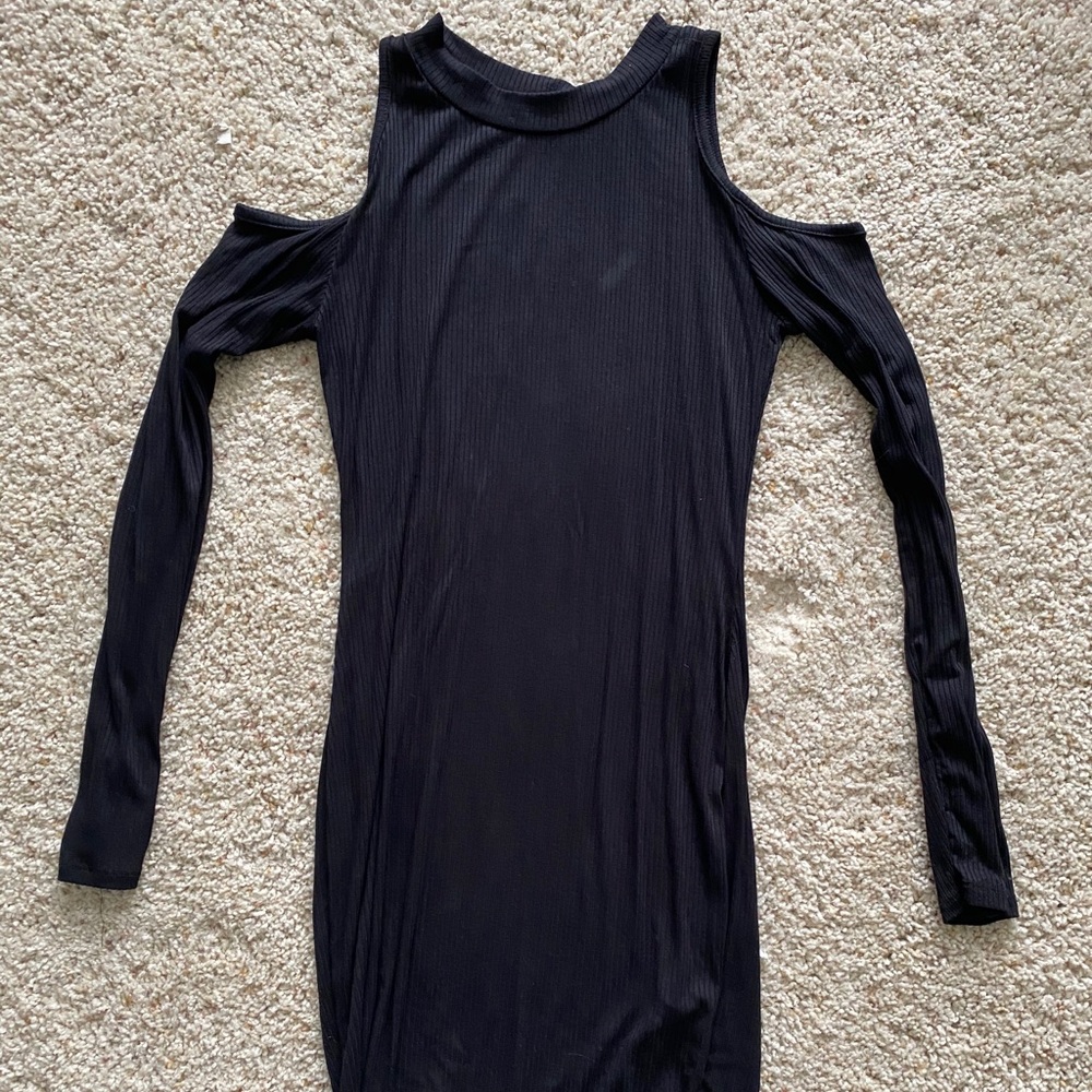 Black cutout sleeve dress